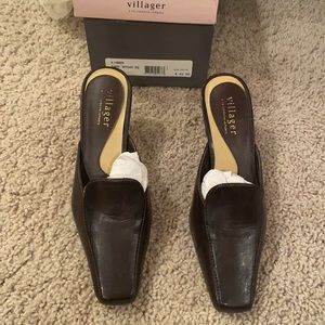 Women’s brown size 5 - Villager a Liz Claiborne Company - barely worn